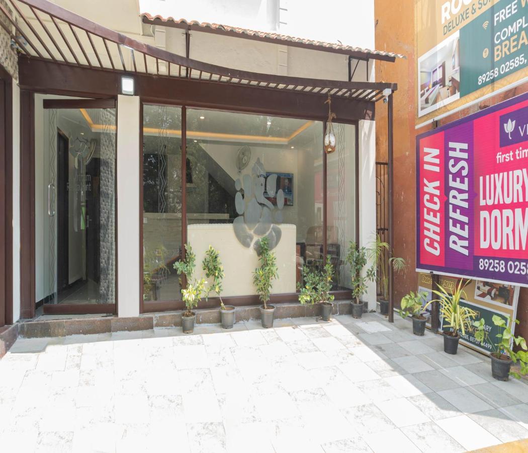 Hotel Vinayaga Tiruppur Exteriör bild