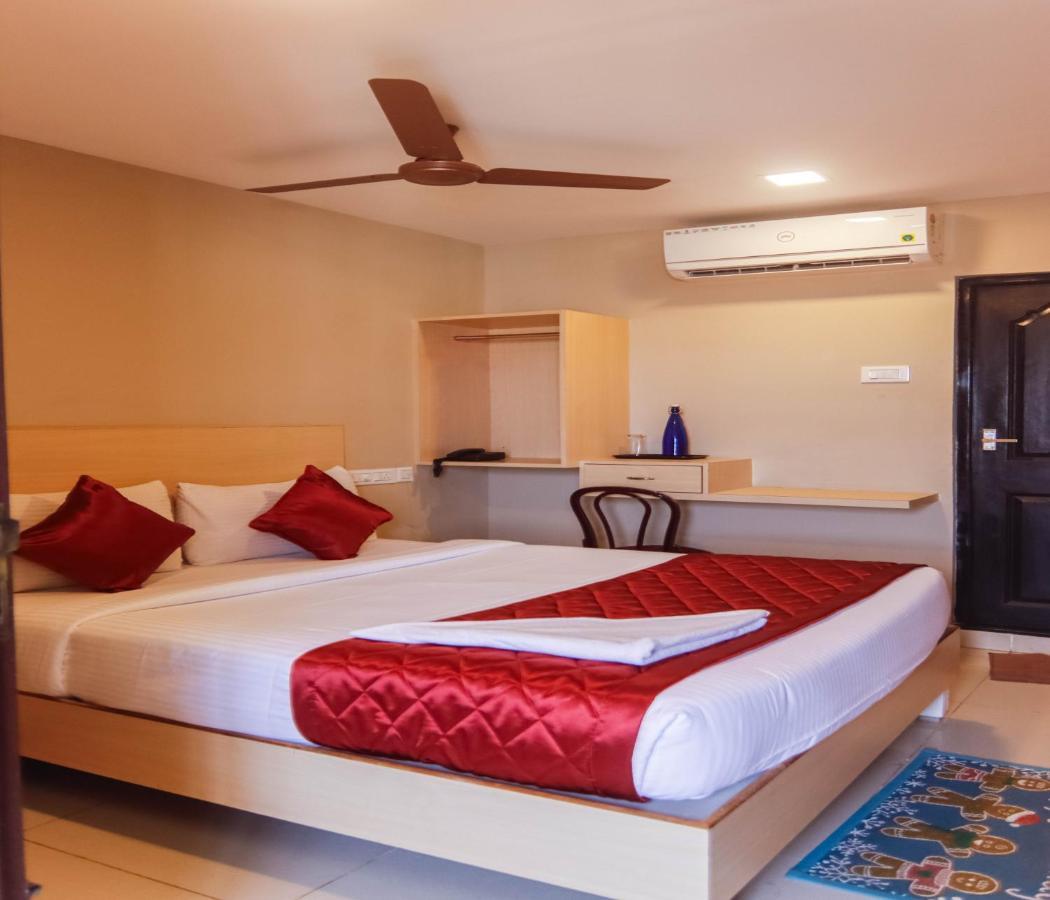 Hotel Vinayaga Tiruppur Exteriör bild